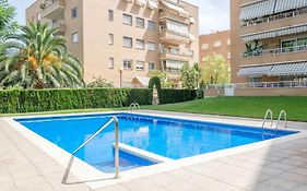 Apartamento En Complejo Residencial, Con Piscina.